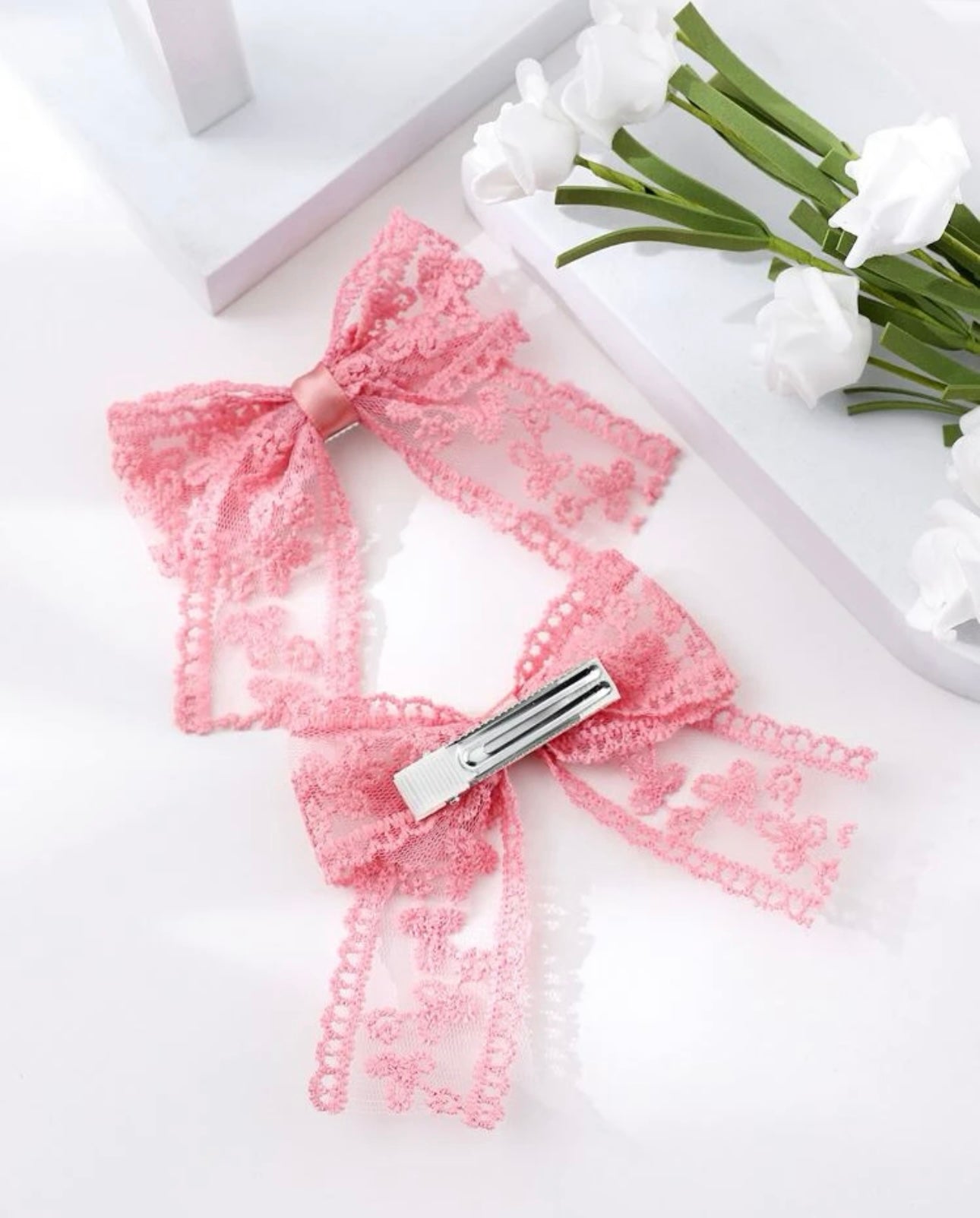 2pcs Toddler Girls Floral Embroidered Bow Decor Alligator Hair Clip